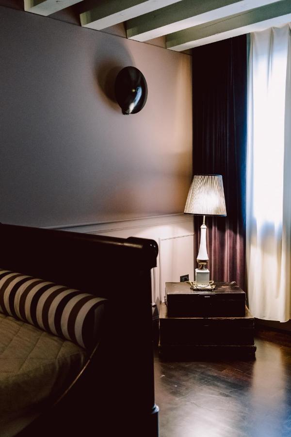Maison Matilda - Luxury Rooms & Breakfast เตรวิโซ ภายนอก รูปภาพ